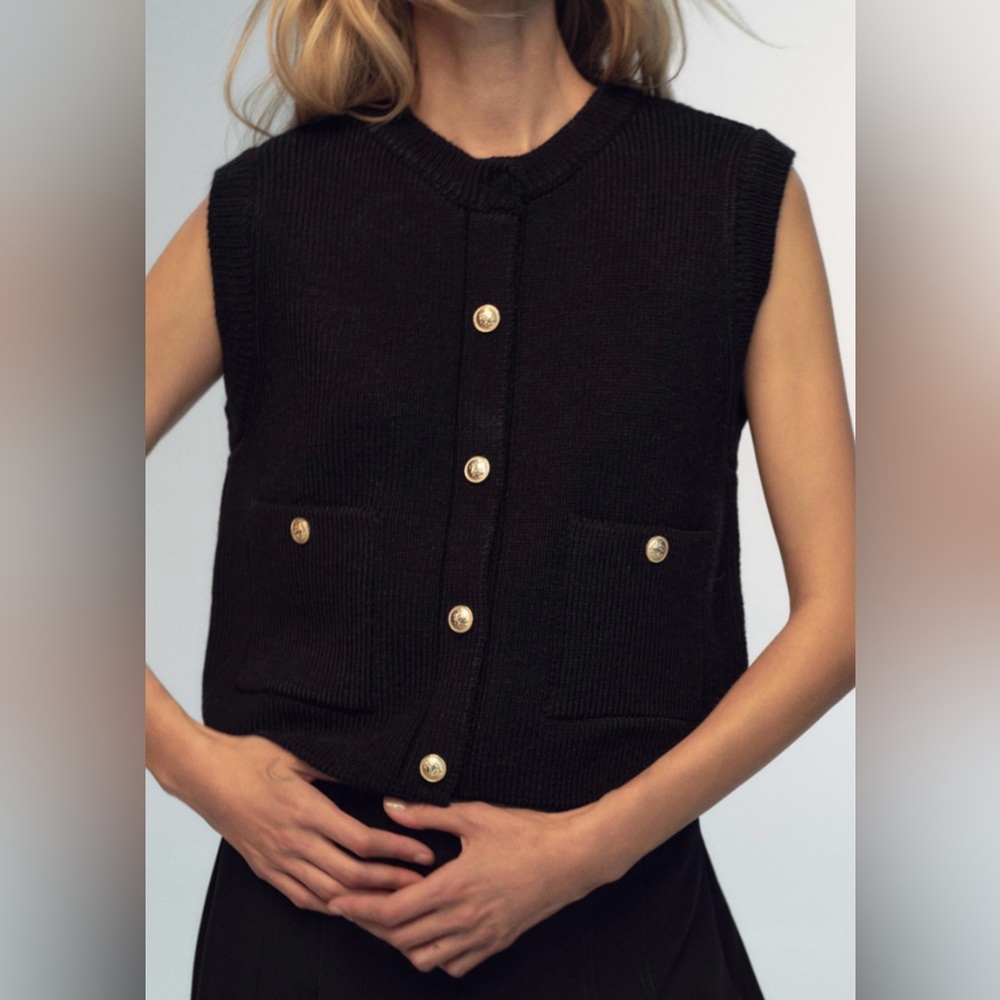 Zara BNWT Black Sleeveless Cardigan with Gold Buttons - Picture 1 of 5